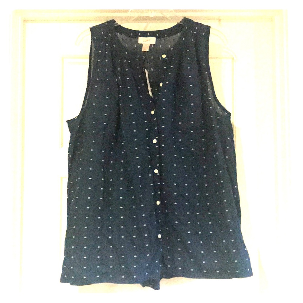 Sleeveless navy shirt